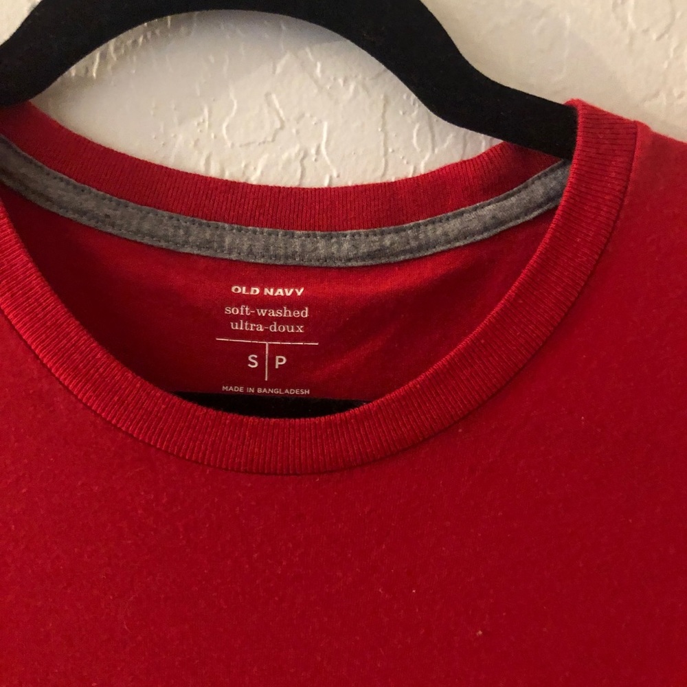 Red tee - Picture 2 of 2